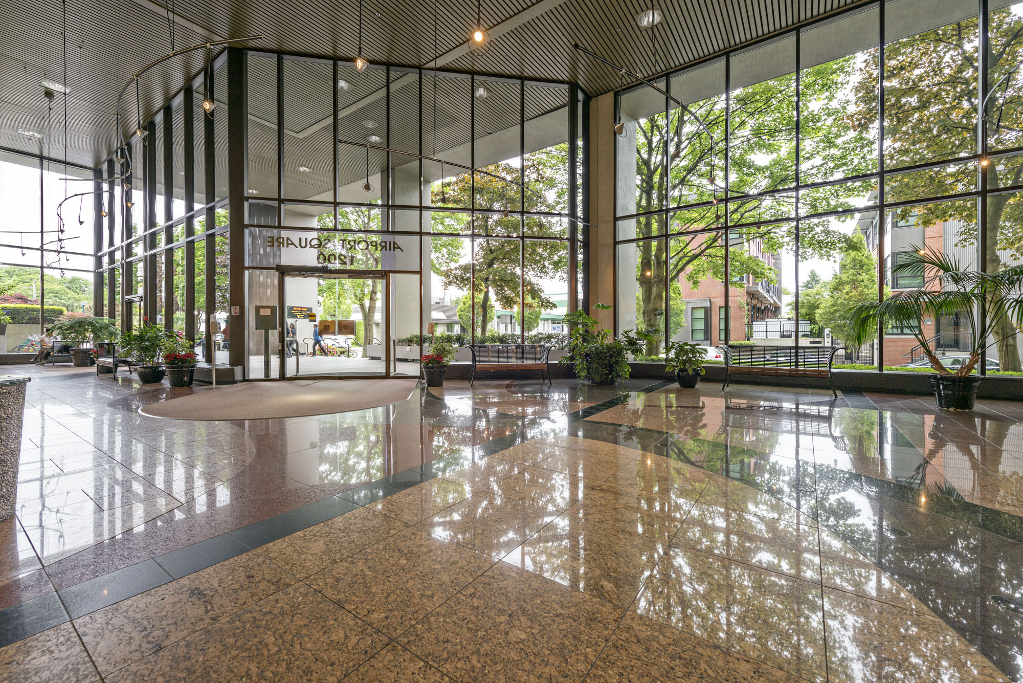 400 - 601 West Broadway