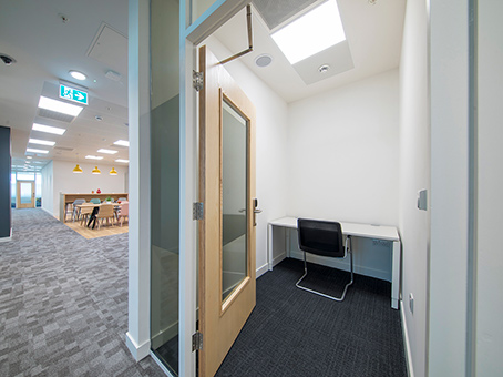 Heathrow, Terminal 3 photo 3