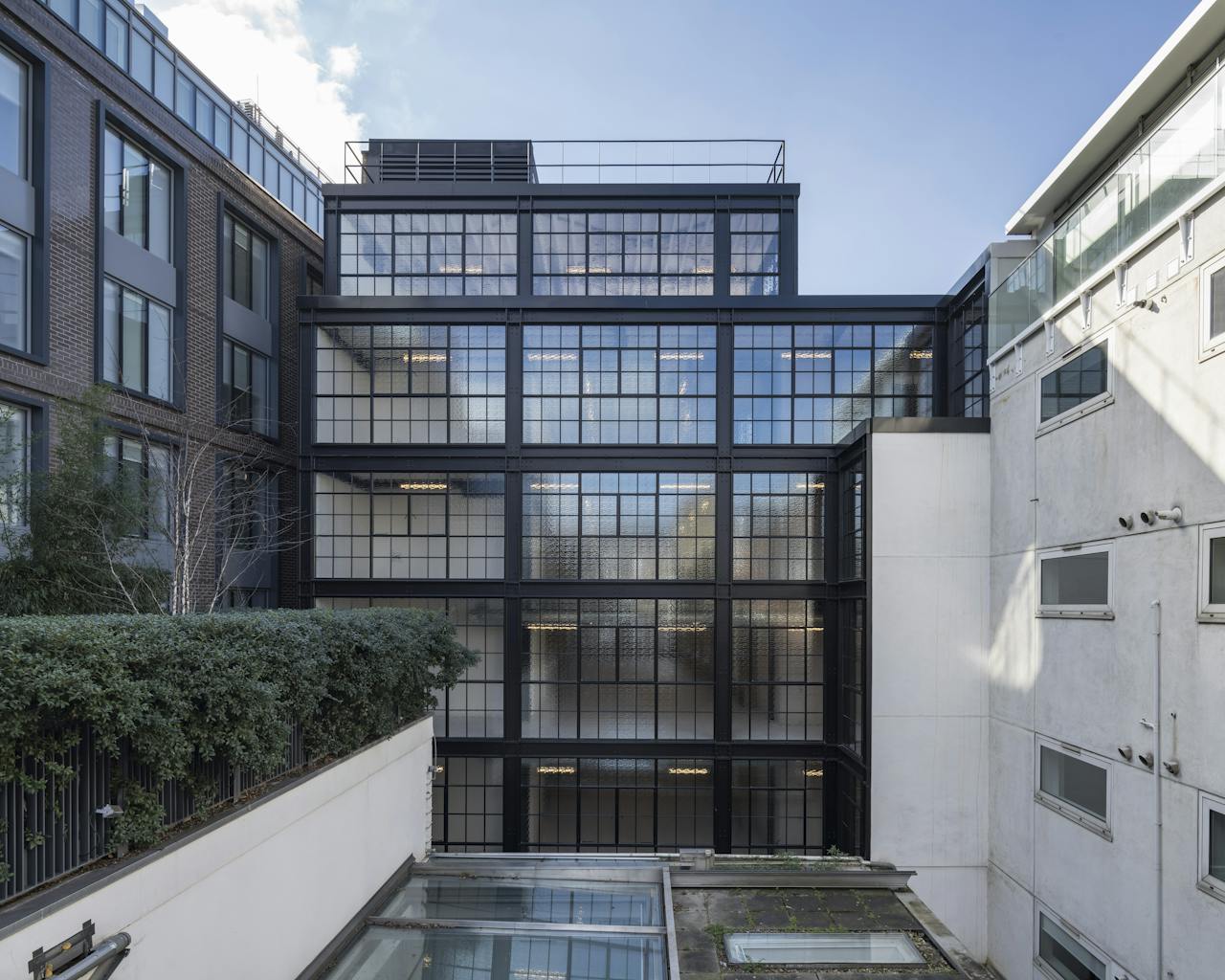 10-11 Clerkenwell Green photo 8