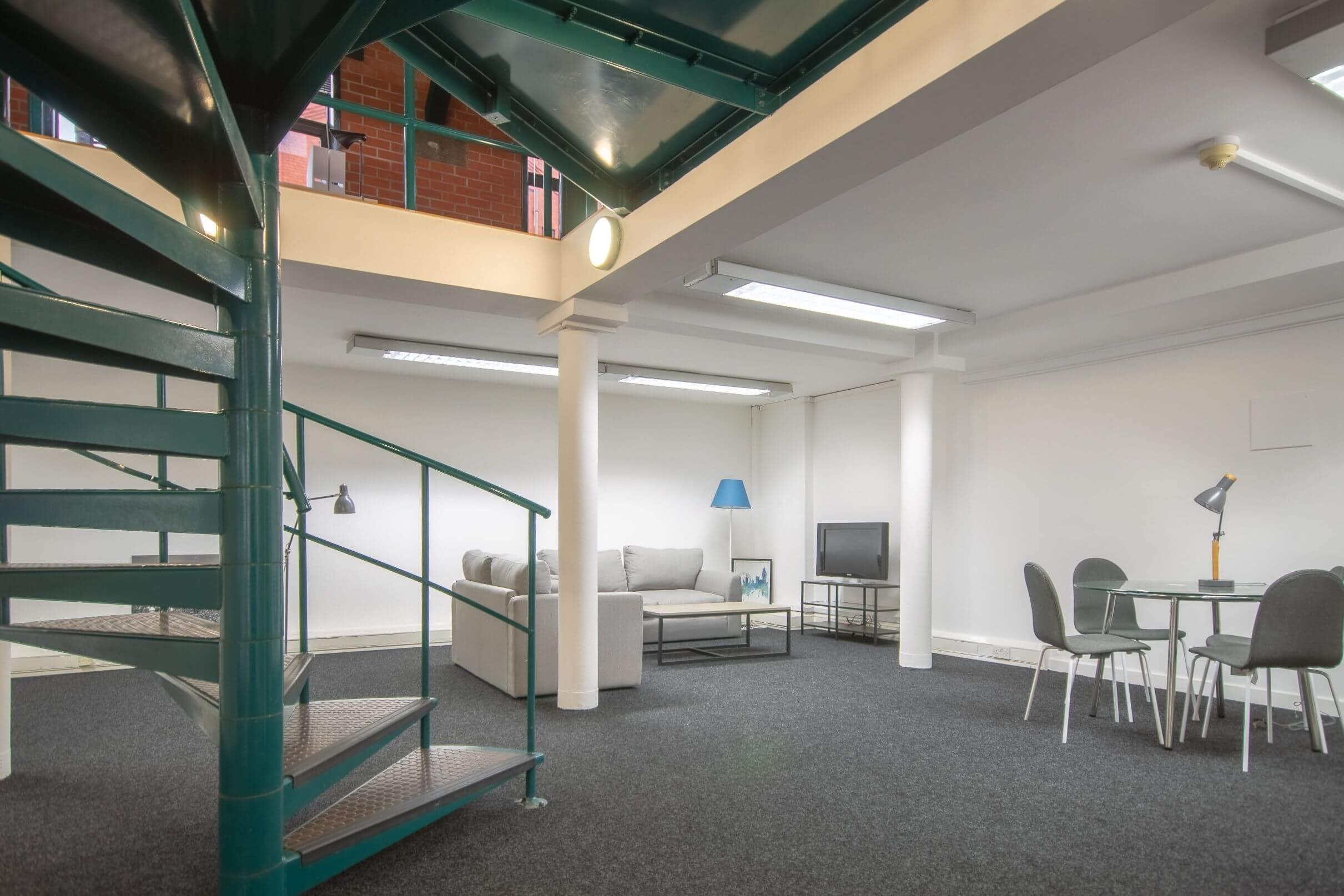 Old Trafford - Empress Business Centre photo 10