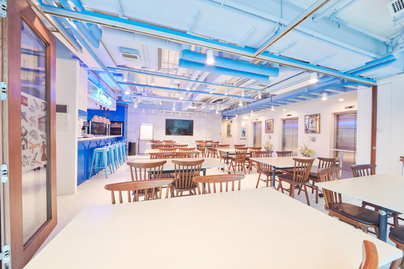 Central II (Wellington Street)