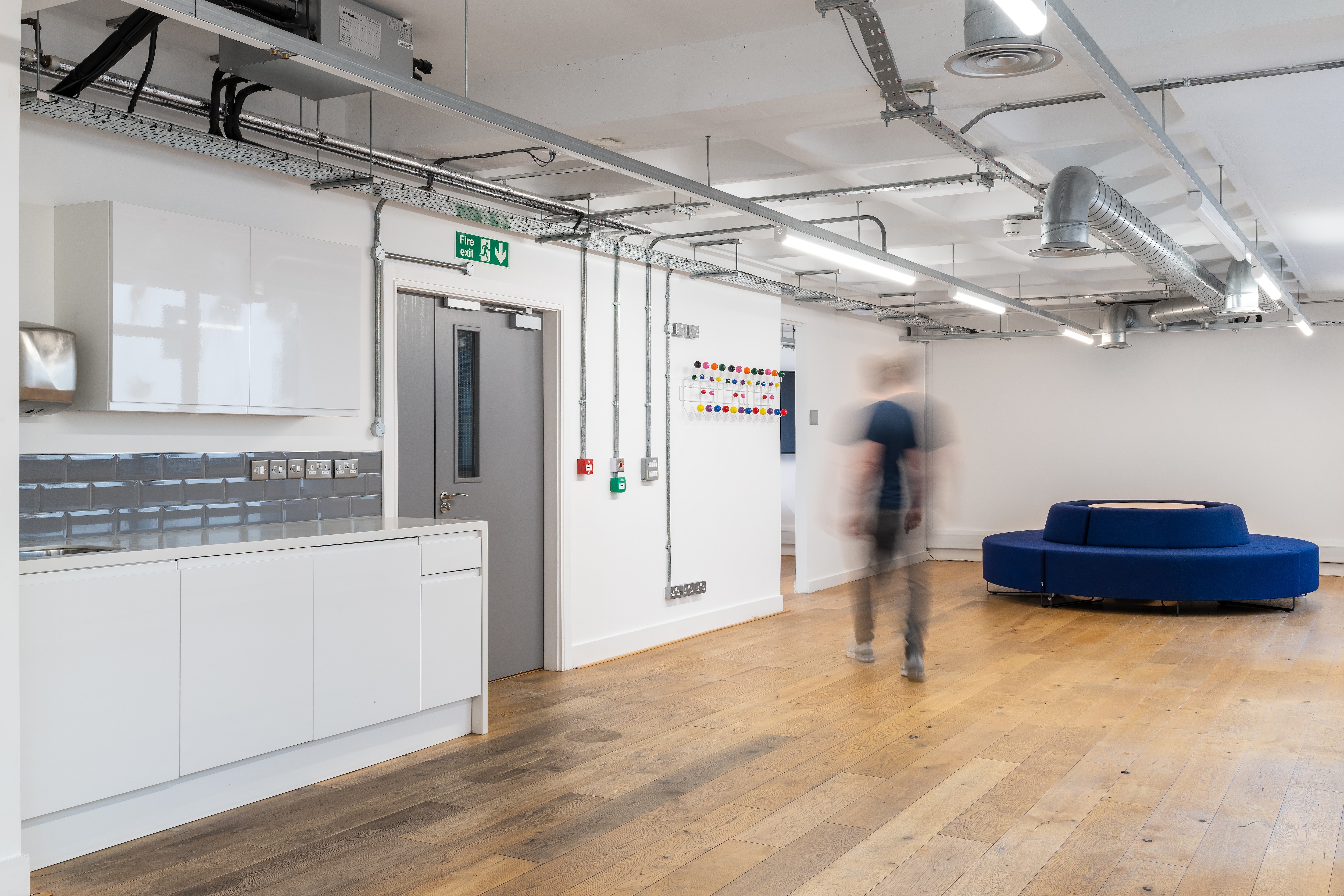 Curtain Road photo 12