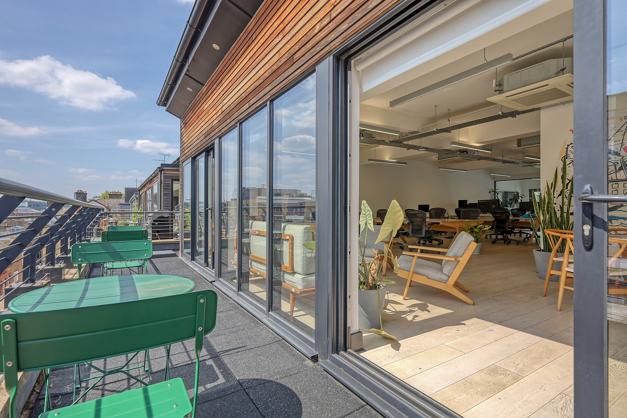 33 Great Sutton Street photo 12