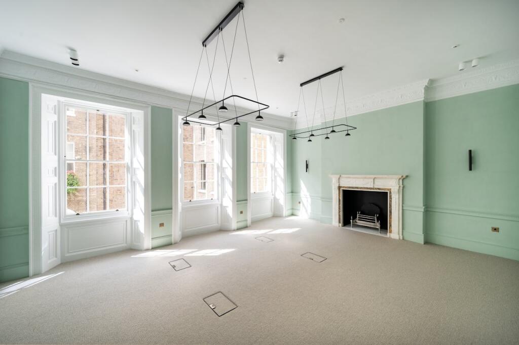 4 Frederick's Place photo 3