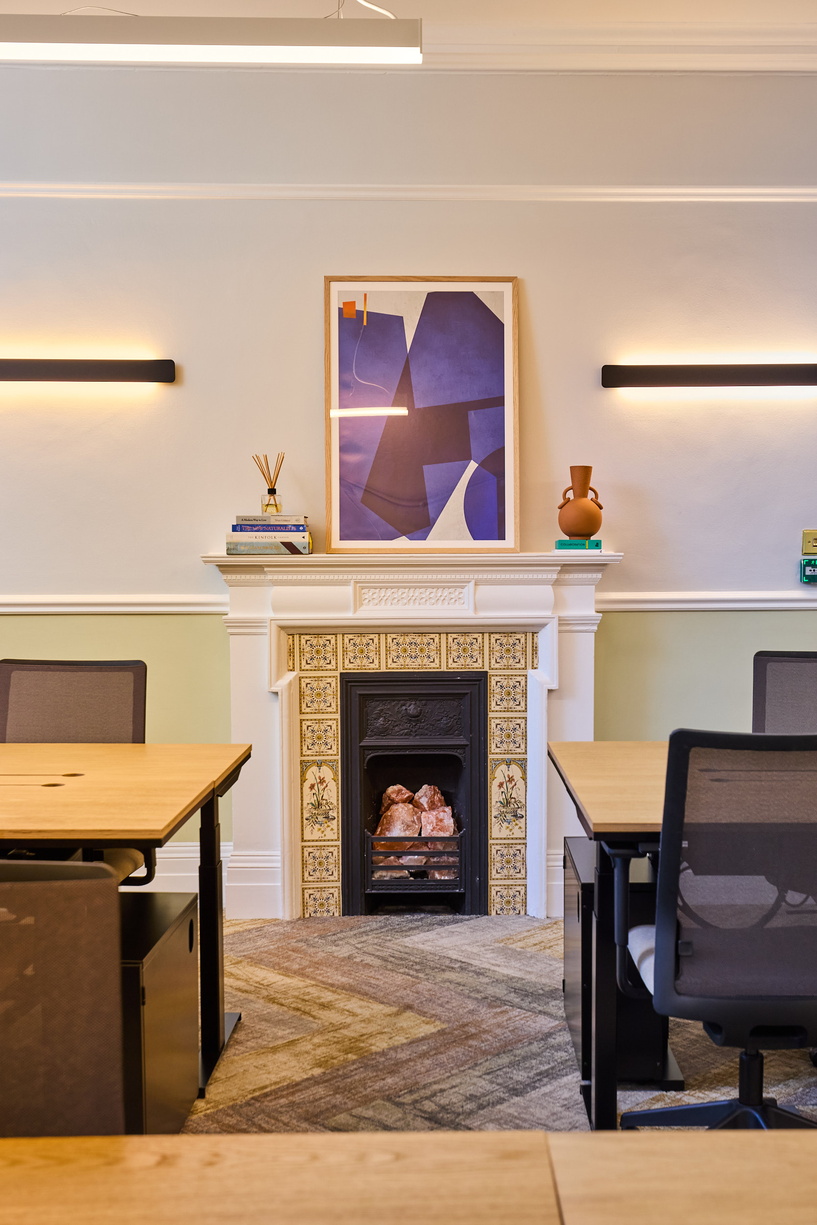 128 Buckingham Palace Road photo 2