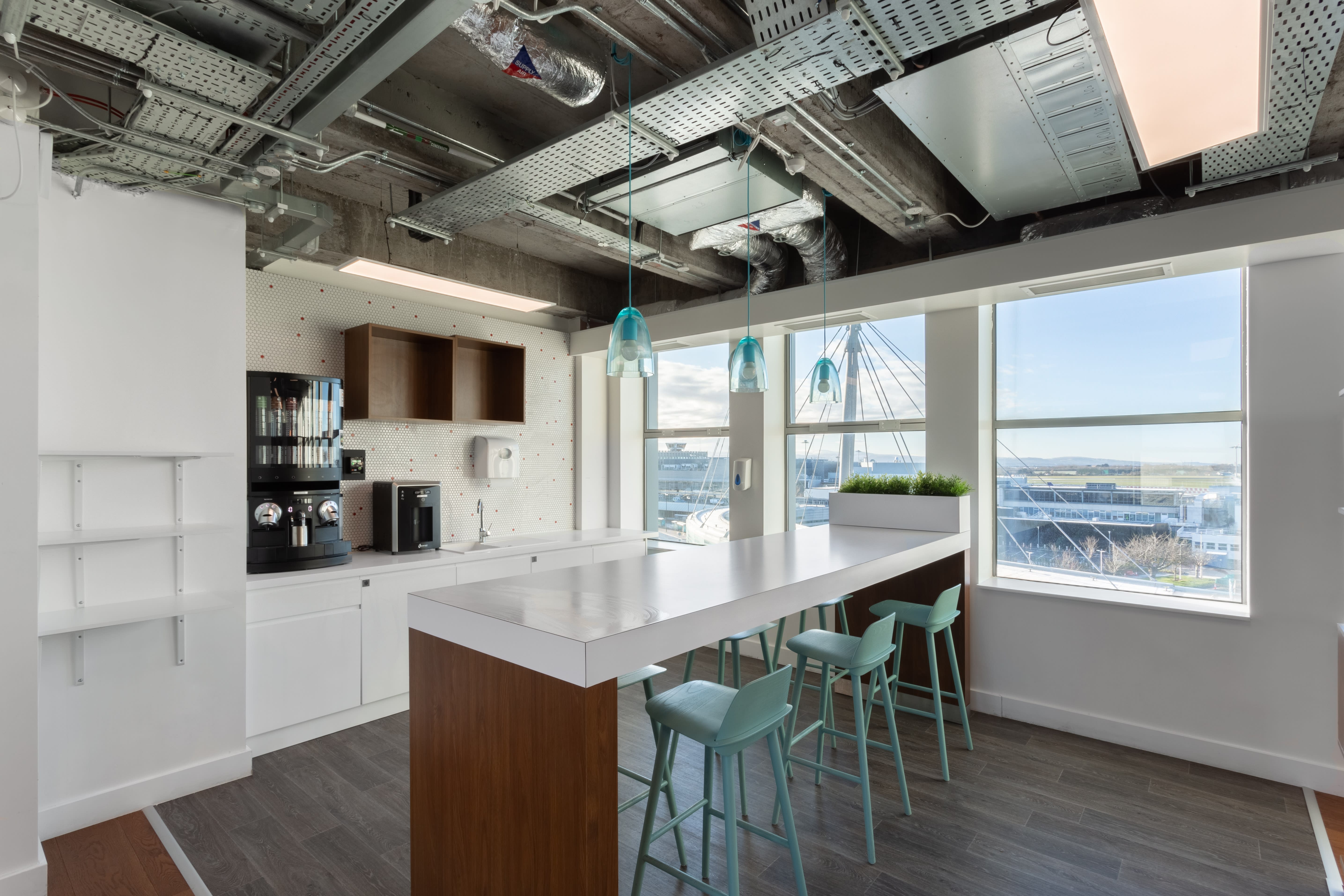 Skybridge House photo 4