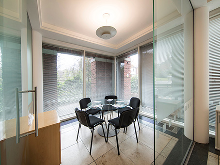 Farnham Road photo 2