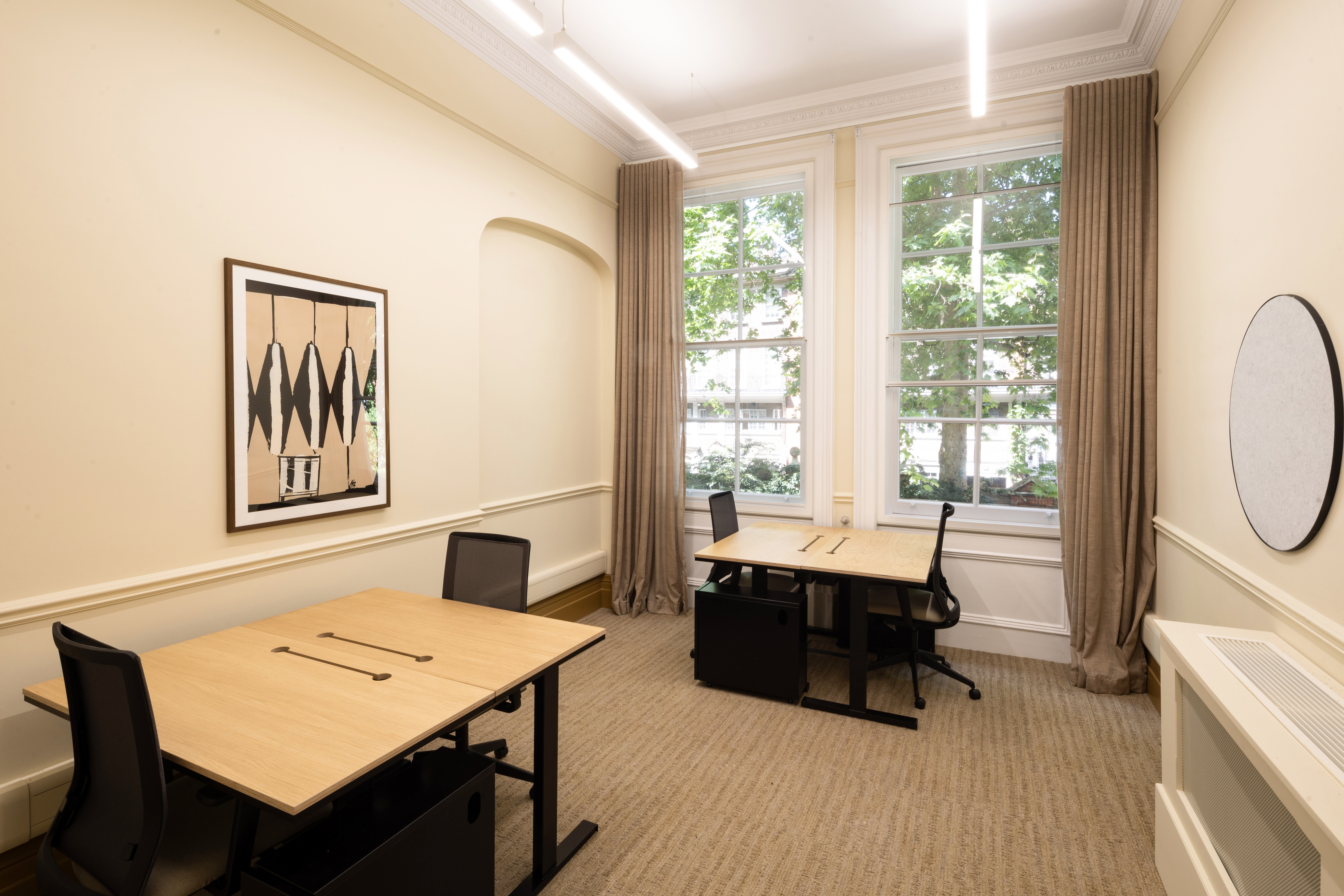 142 Buckingham Palace Road photo 5