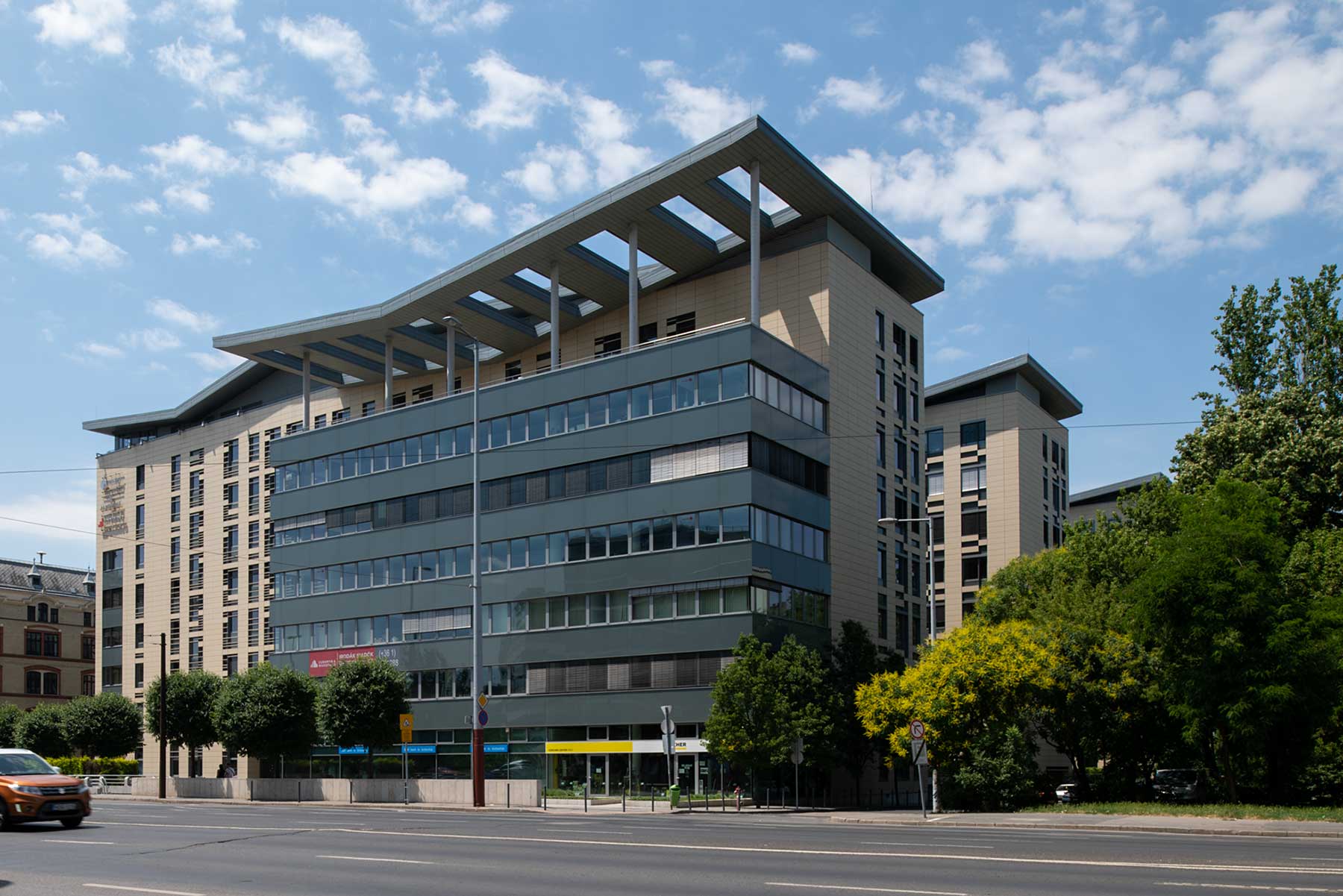 CAPITAL SQUARE photo 4