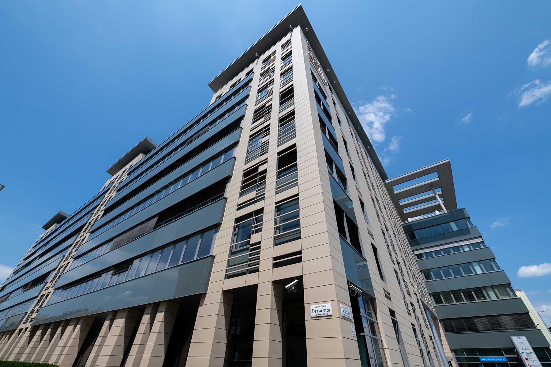 CAPITAL SQUARE photo 5