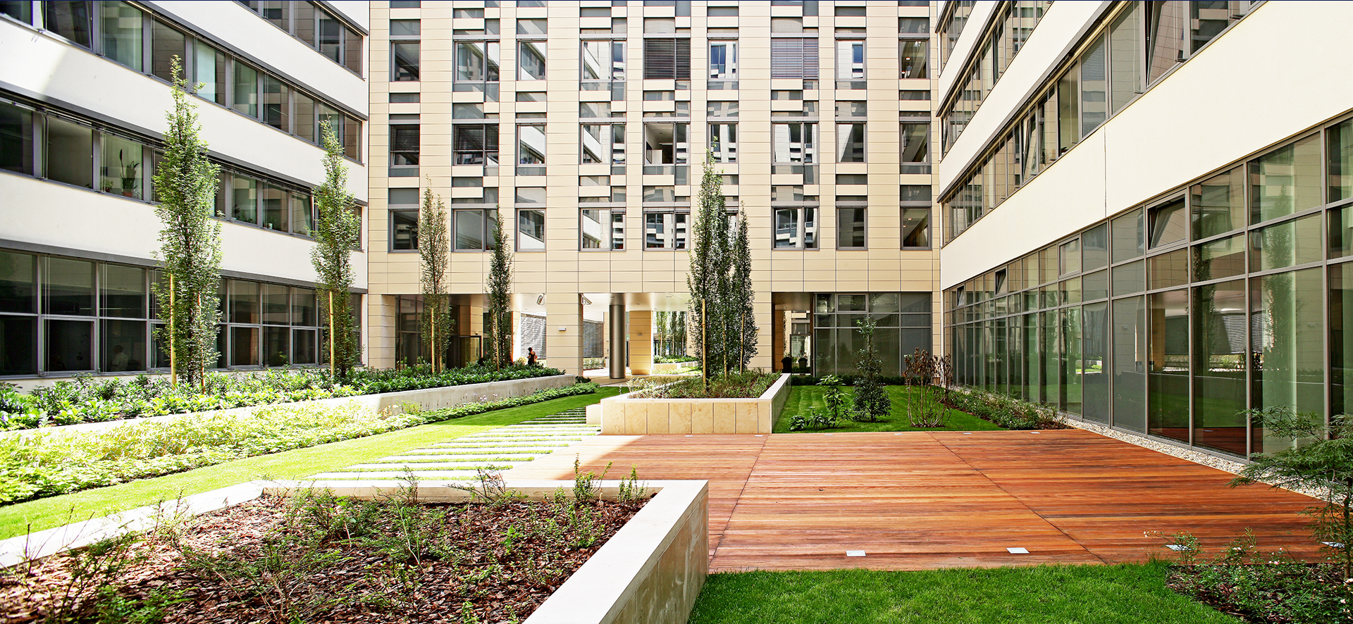 CAPITAL SQUARE photo 9