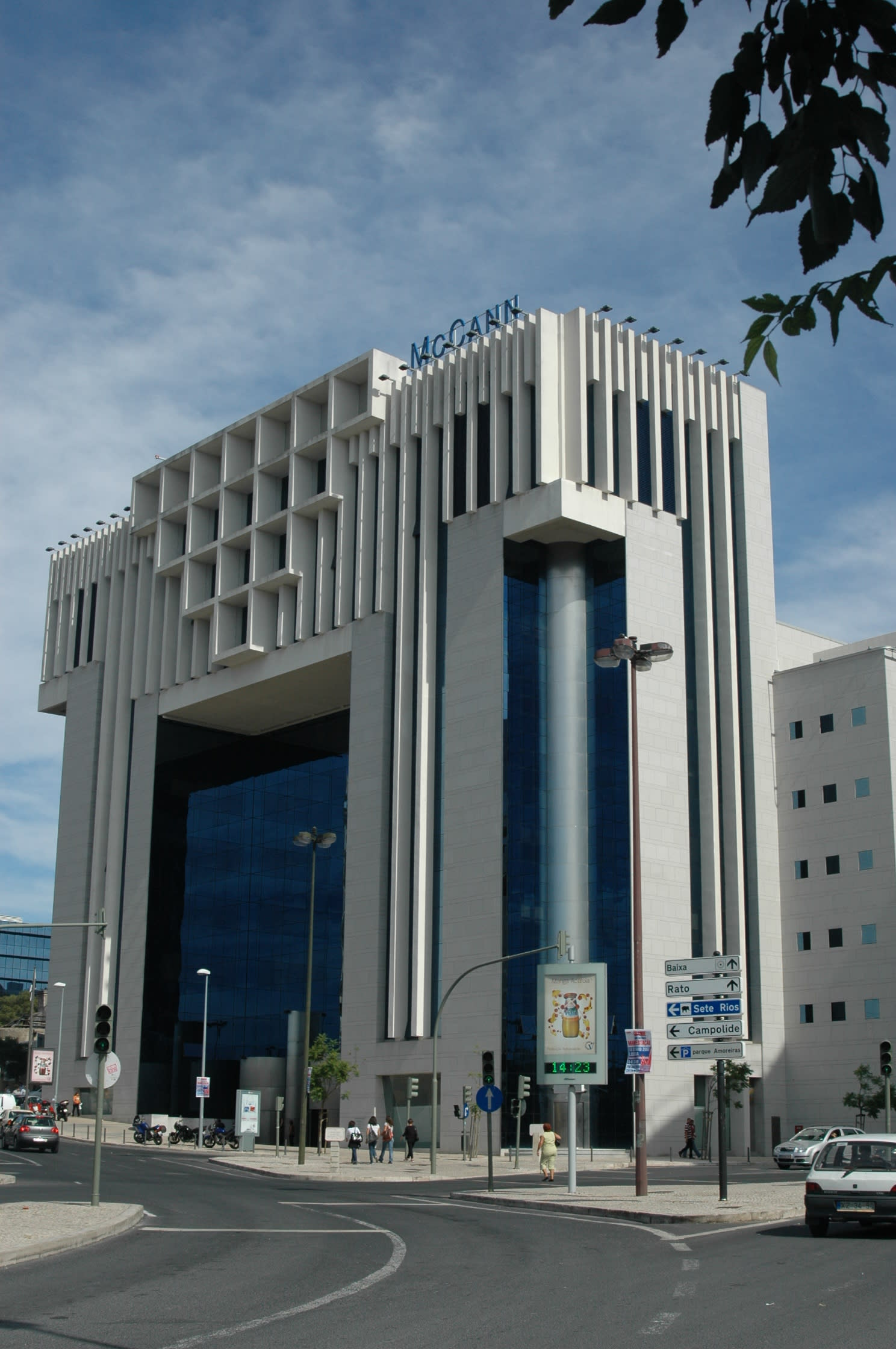 Amoreiras Square Building