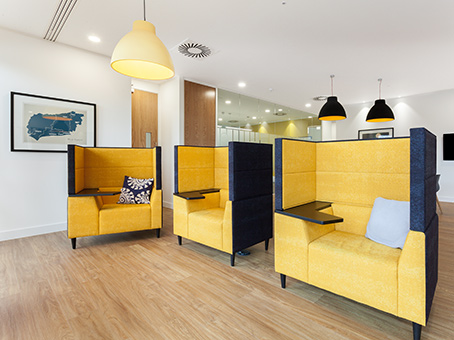 Gatwick Airport Manor Royal photo 5