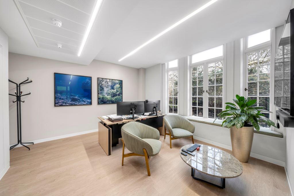30 St James Square photo 2