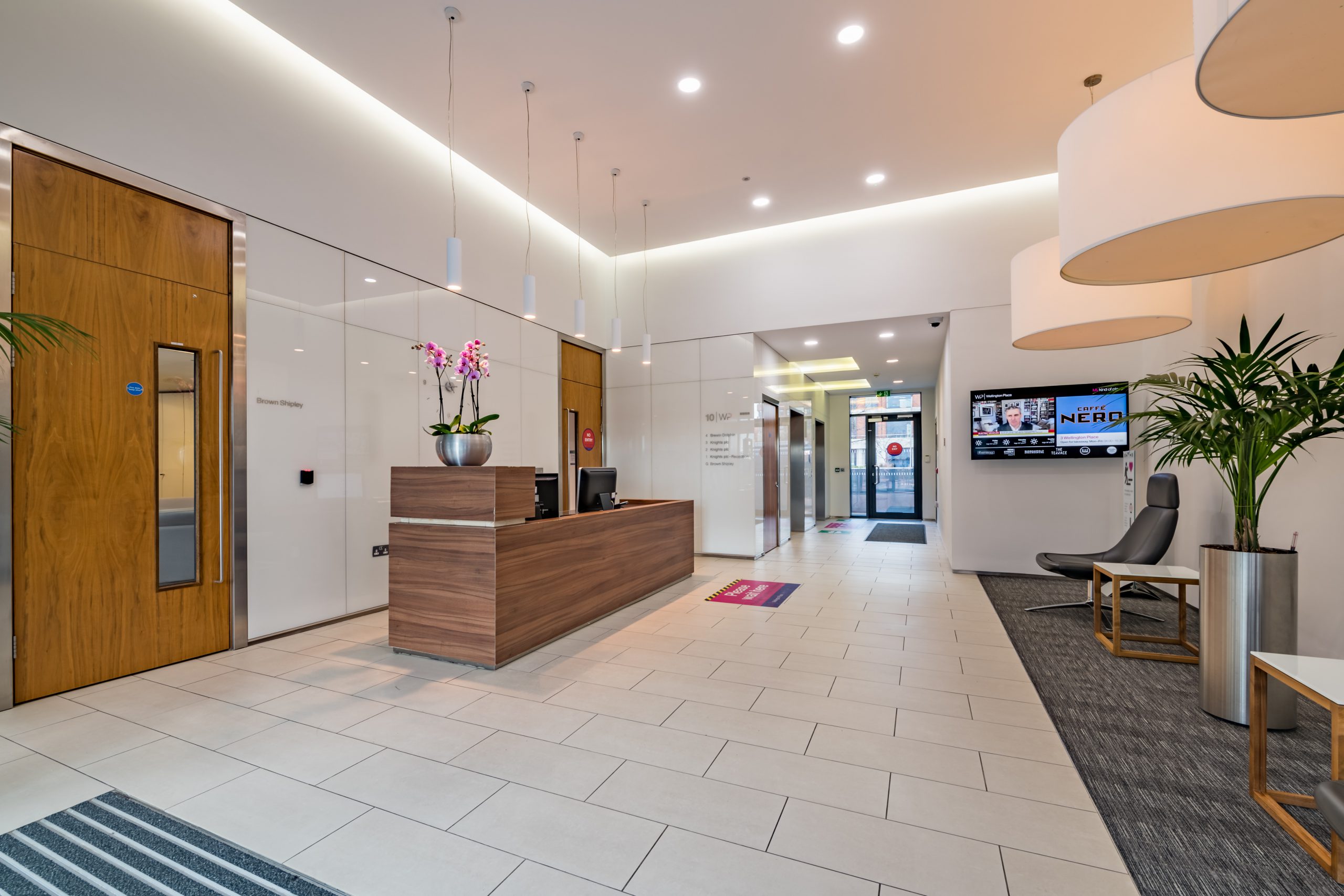 10 Wellington Place photo 2