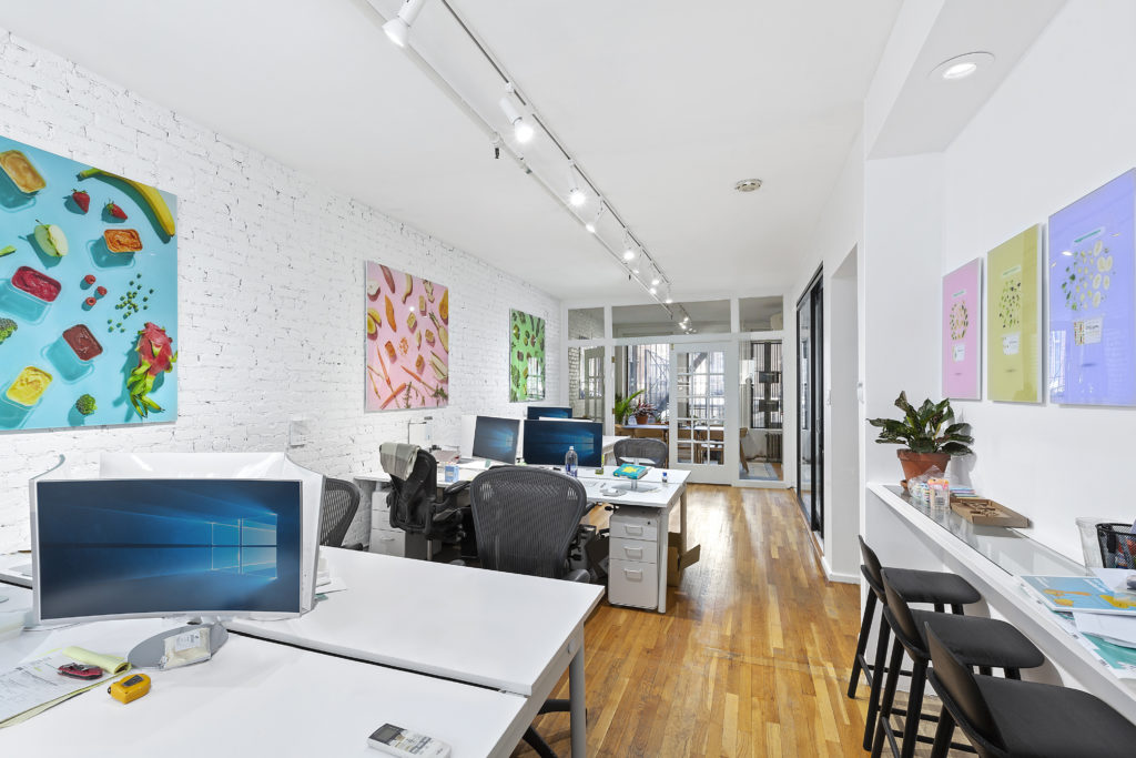 118 Spring St photo 2