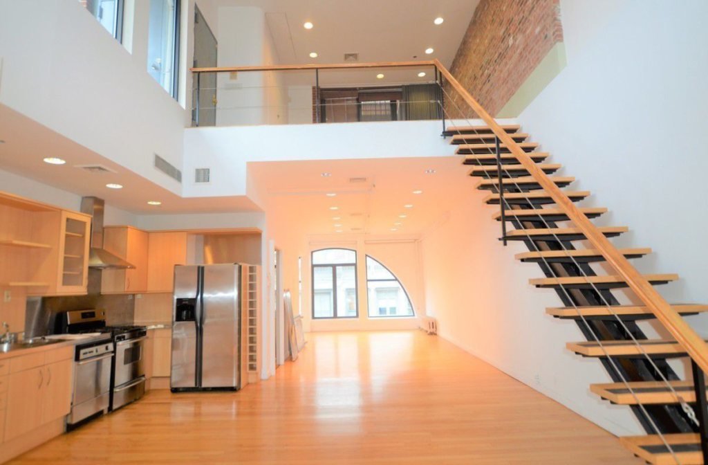 118 Spring St photo 5