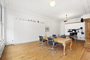 147 Spring St photo 3