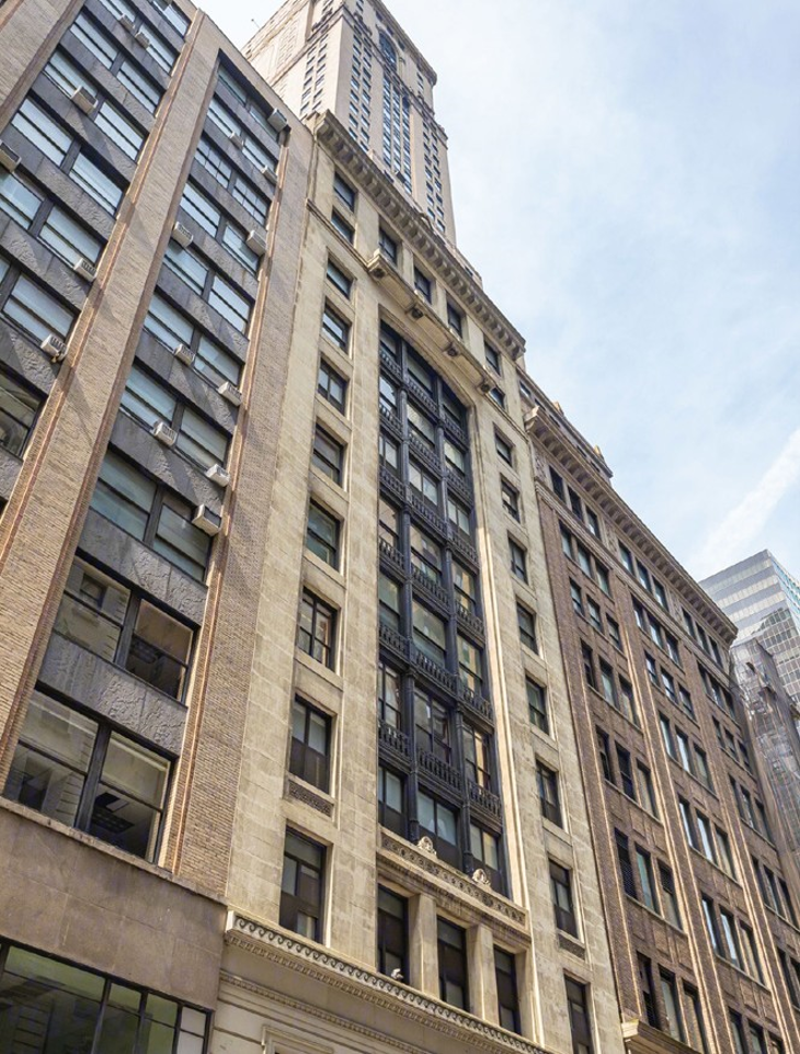 16 East 40th Street photo 2