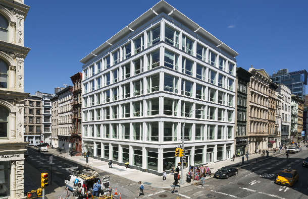 72 Grand St photo 3