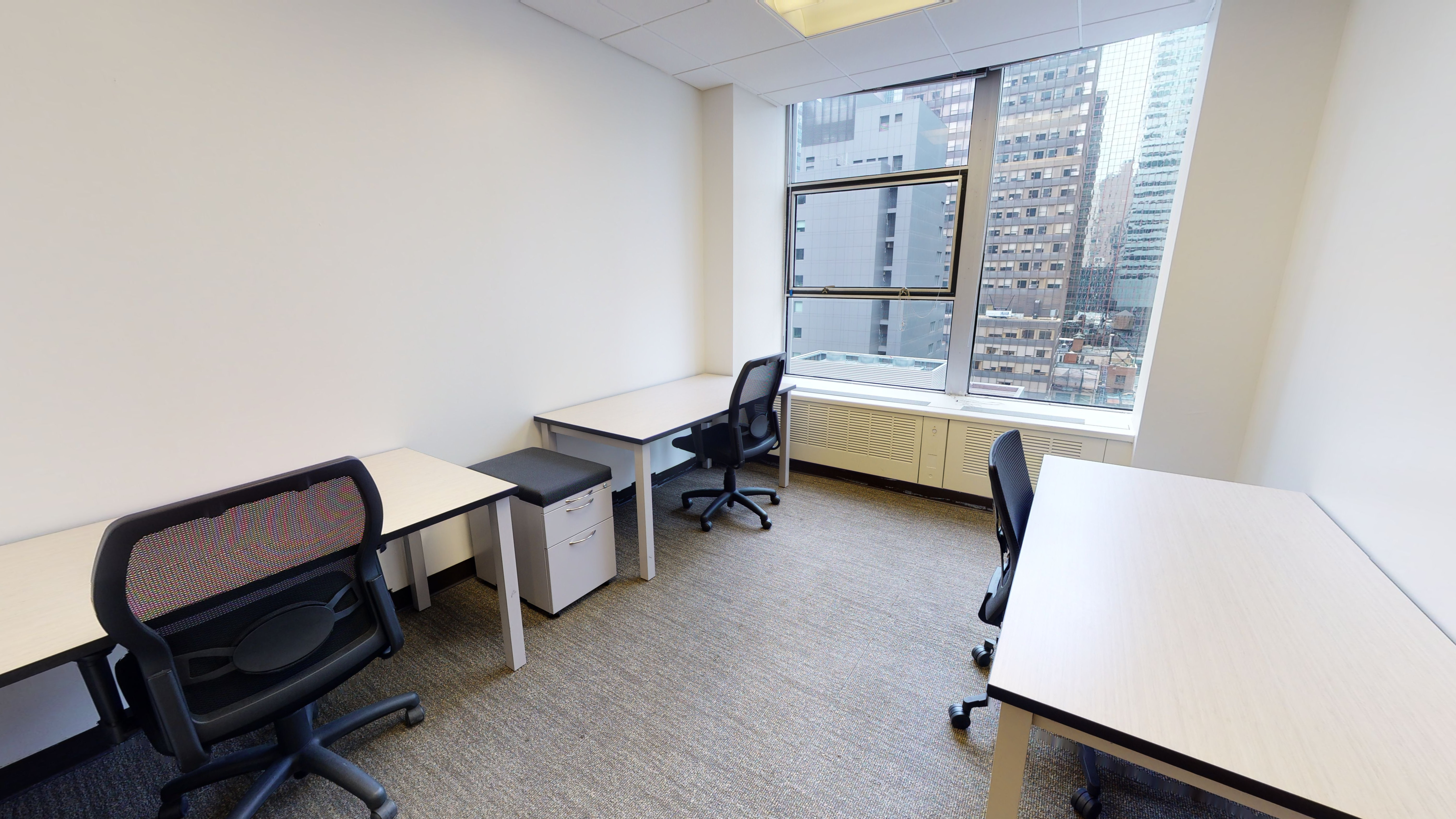 641 Lexington Avenue photo 2