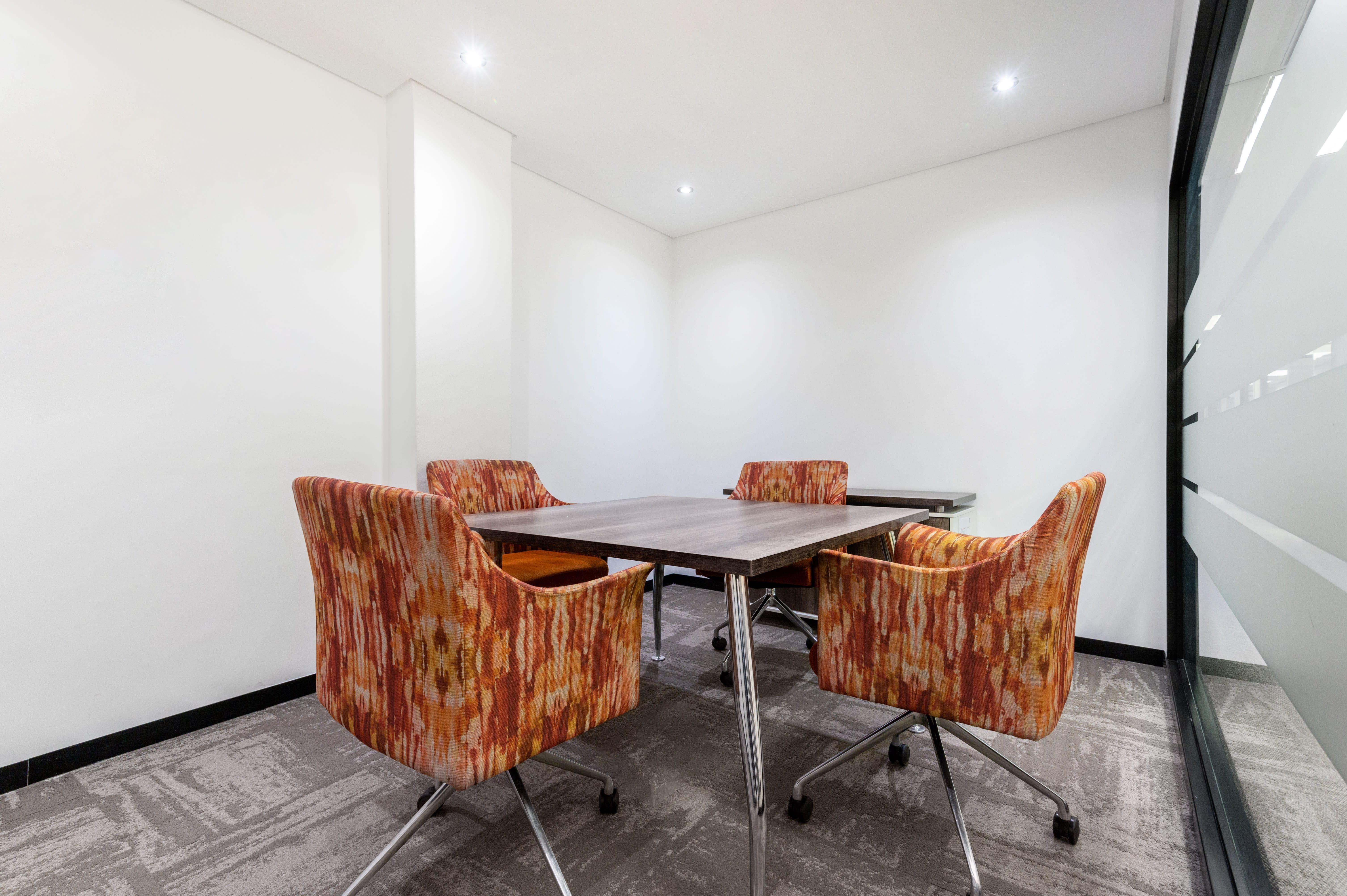 Uni Park Building photo 9