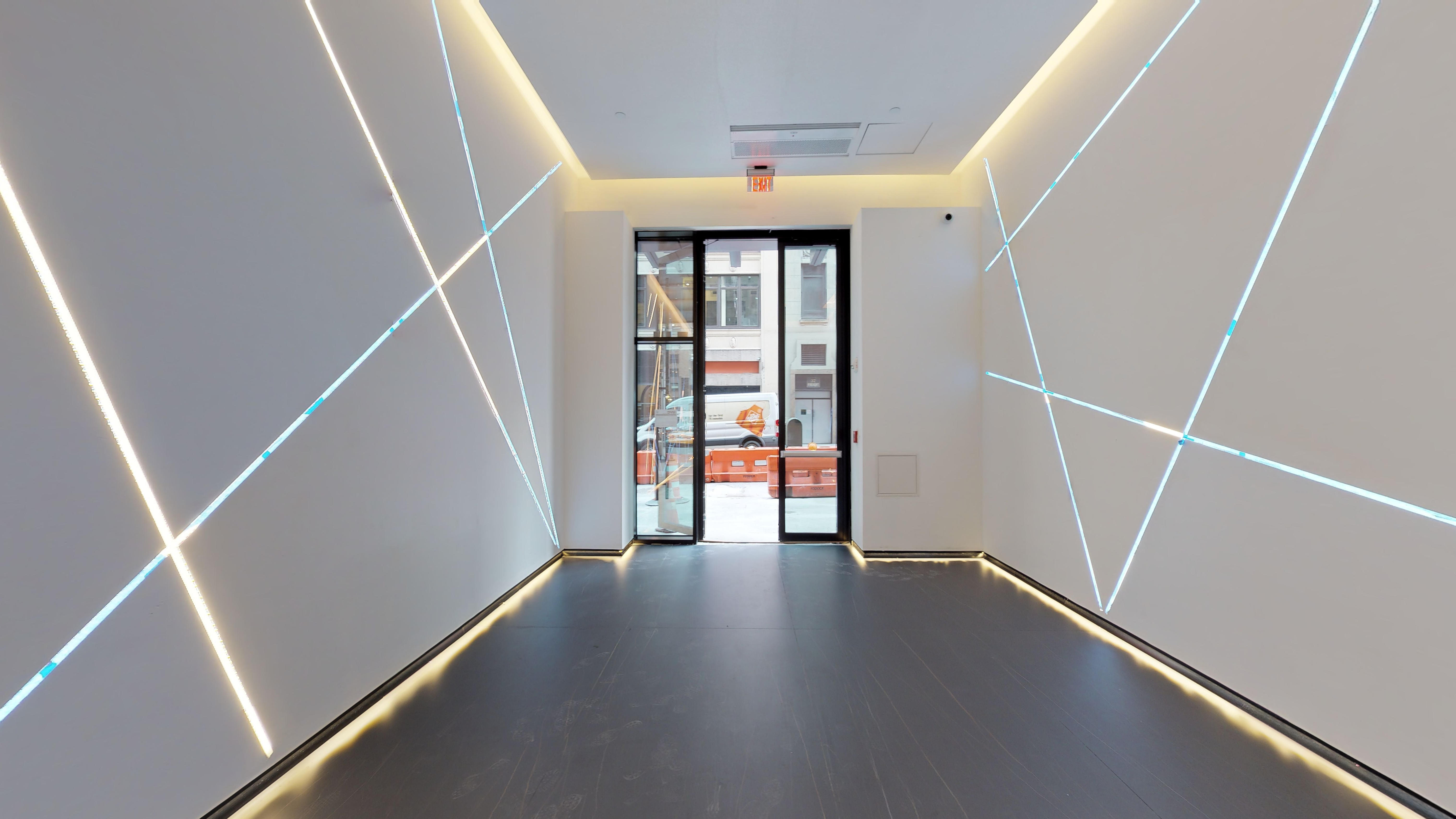 44 W 37th Street photo 4