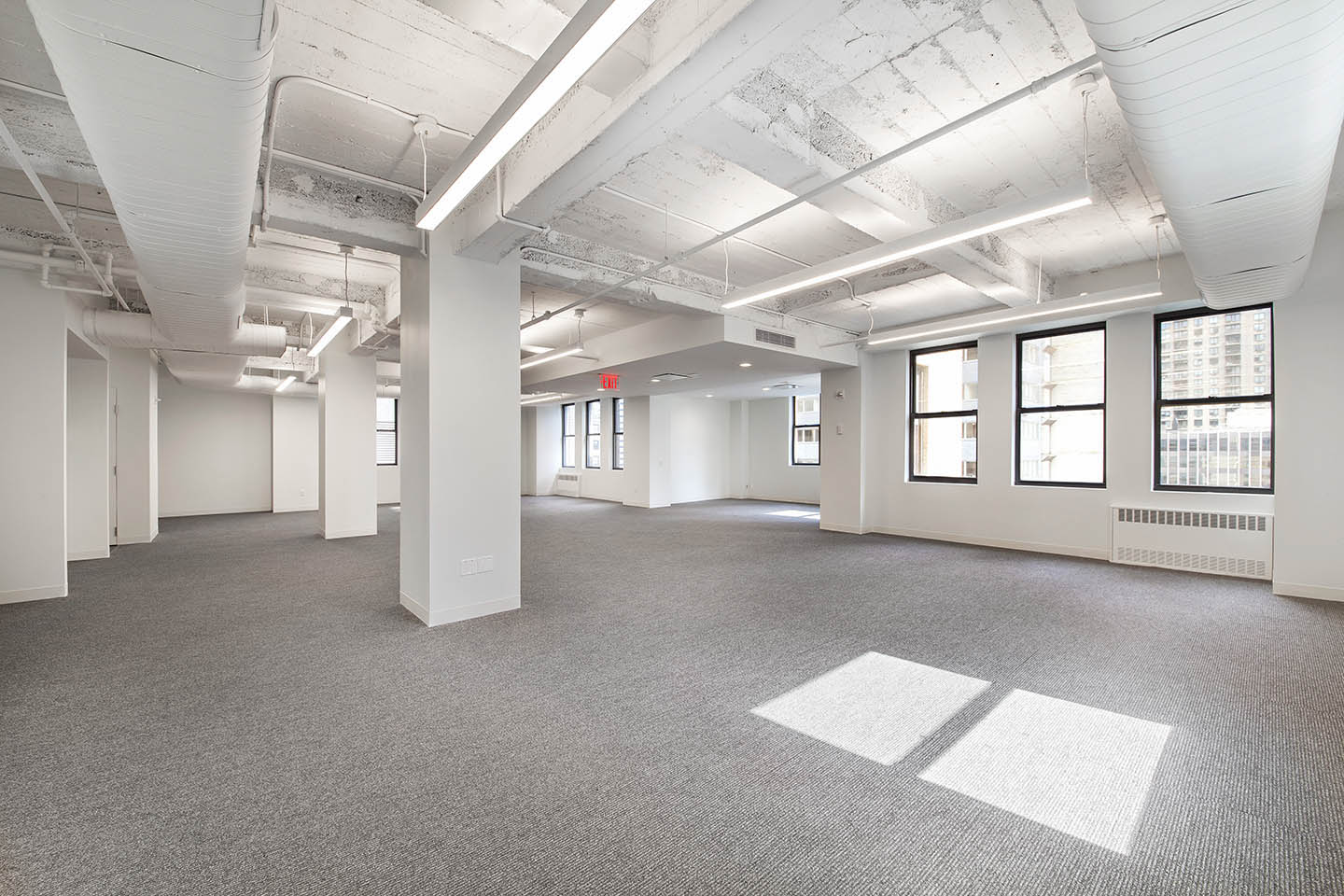 211 East 43rd Street photo 4