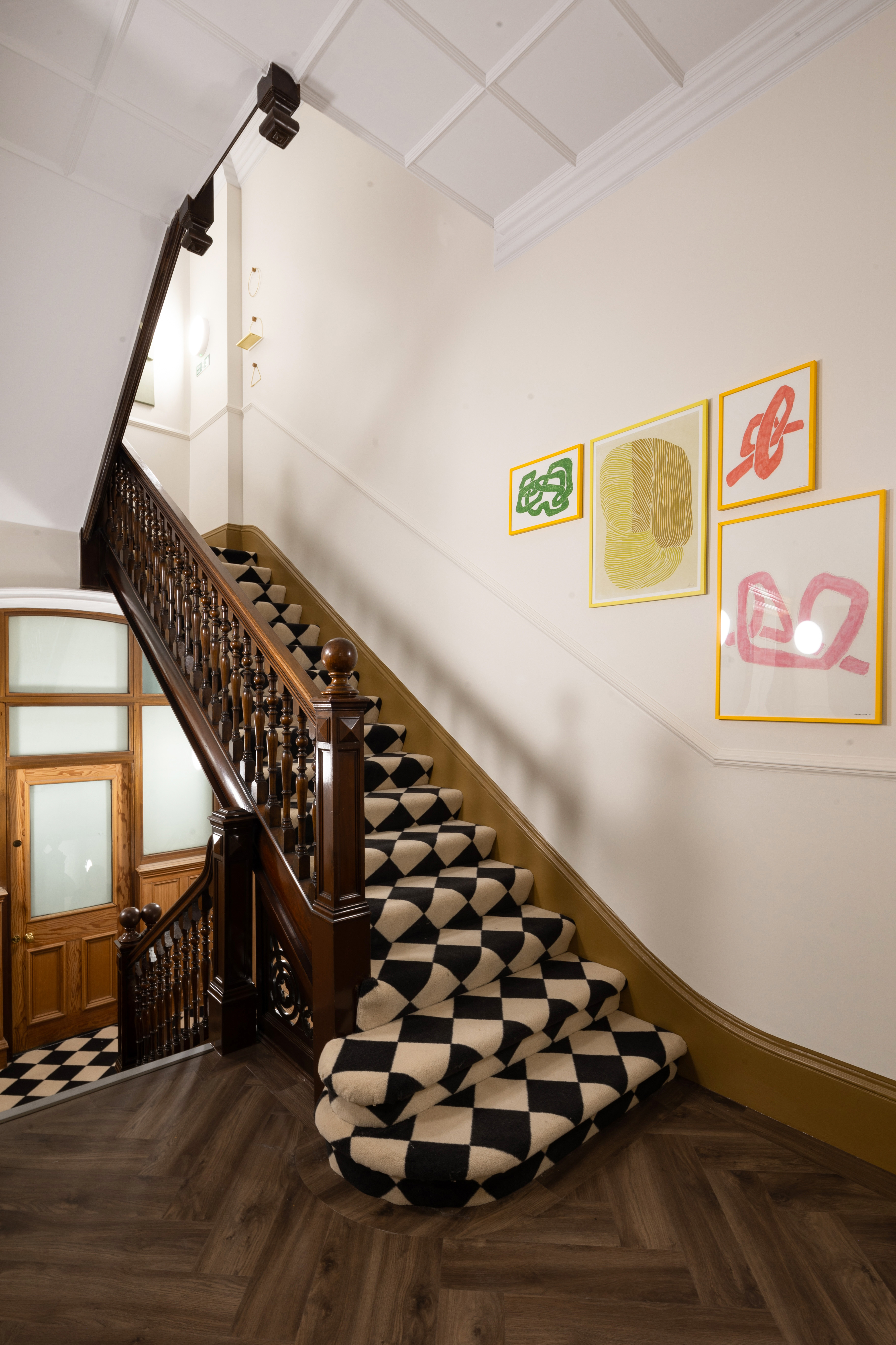 142 Buckingham Palace Road photo 7