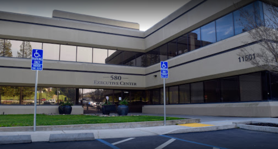 580 Executive Center photo 2