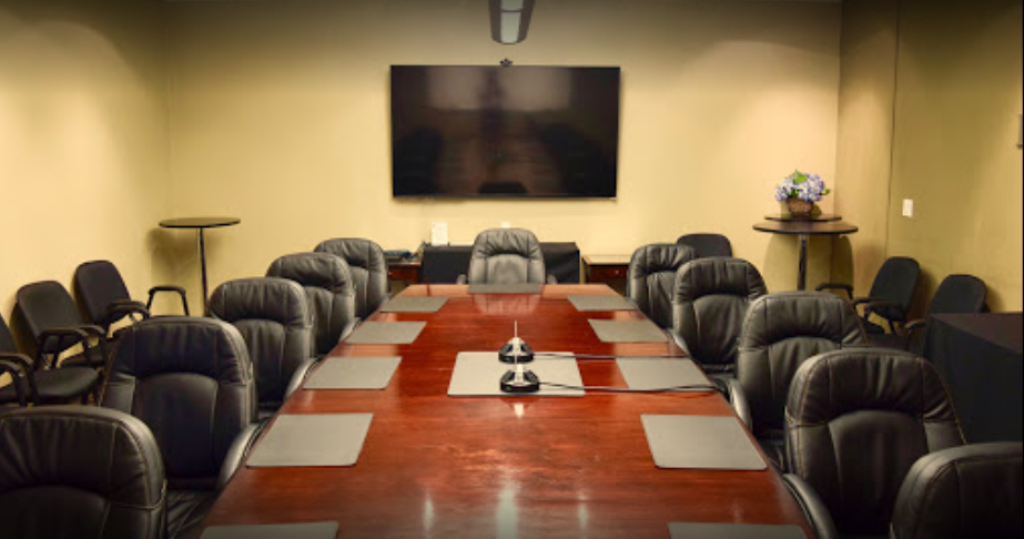 580 Executive Center photo 3
