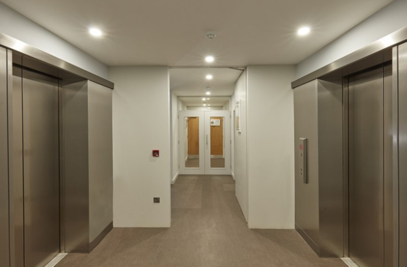 White Building photo 3