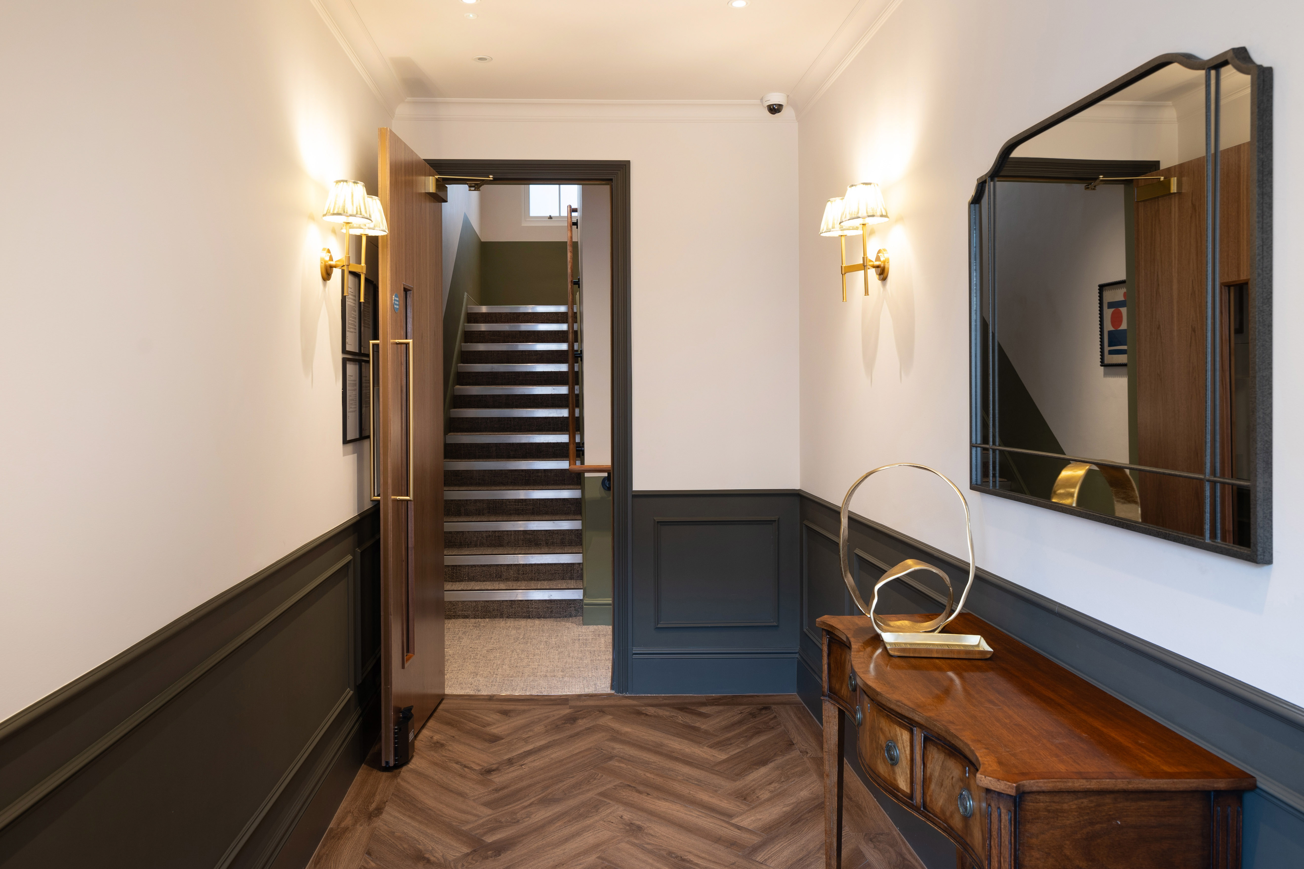 22 Grosvenor Mews North photo 5