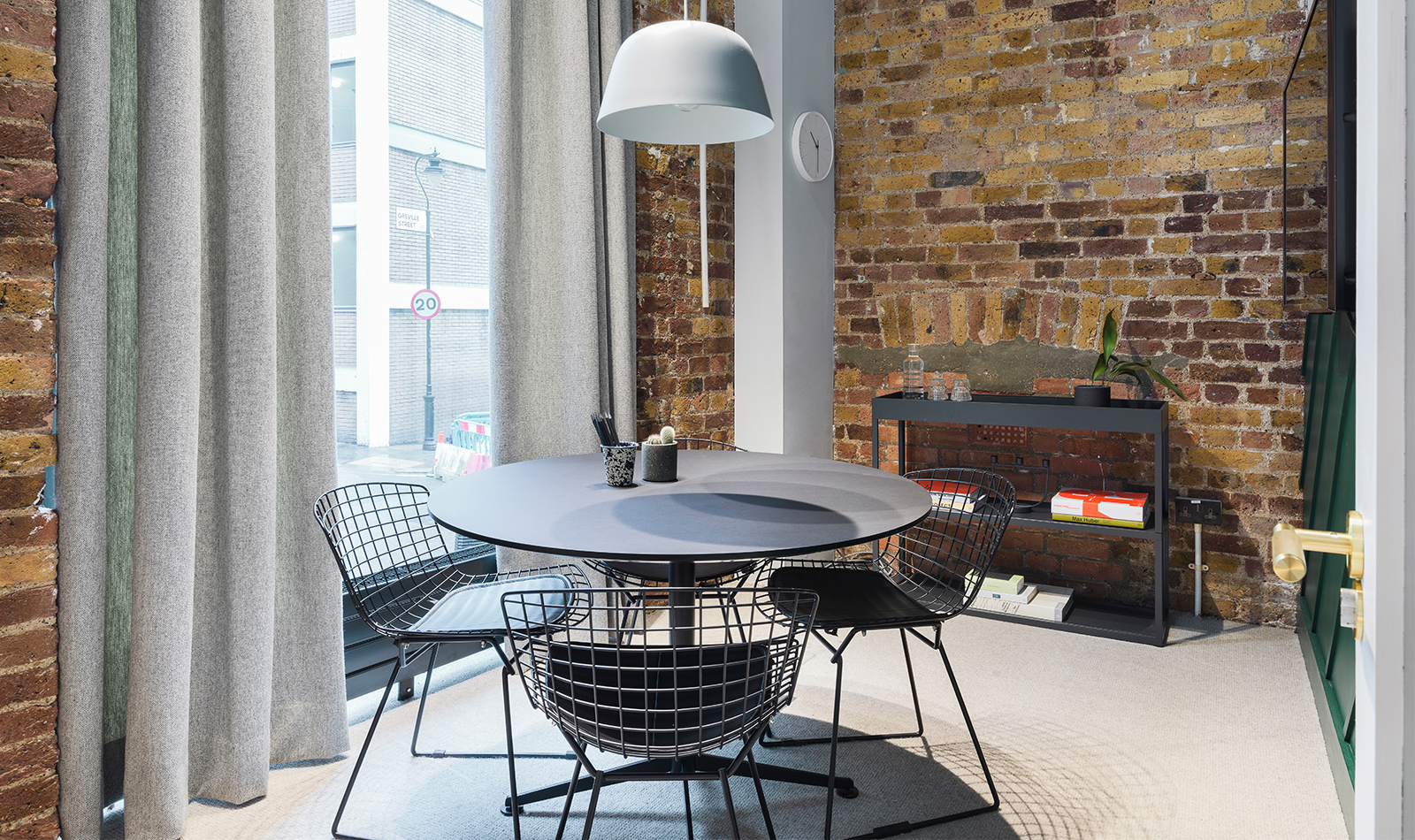 24 Greville Street photo 9