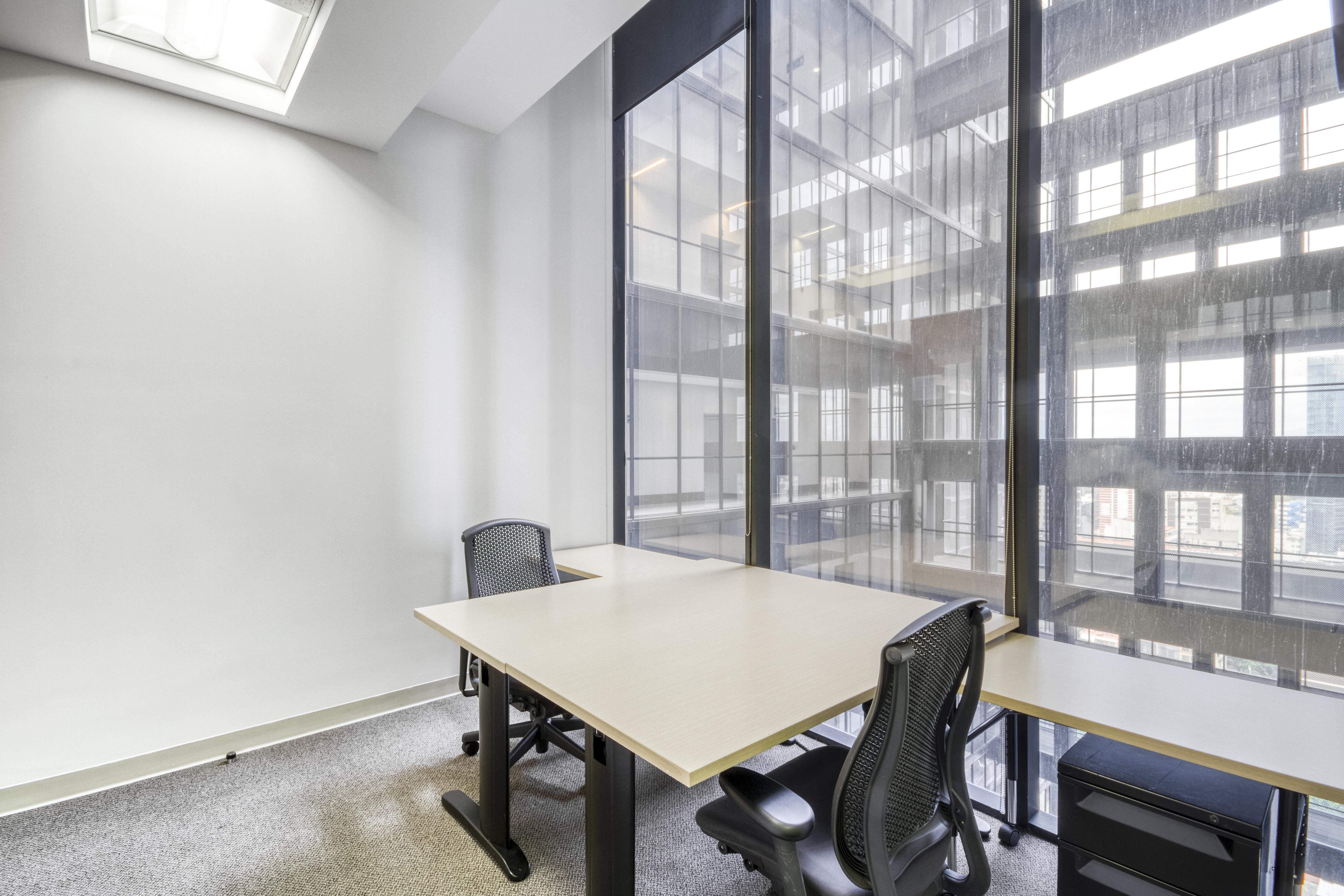Magenta Tower photo 6