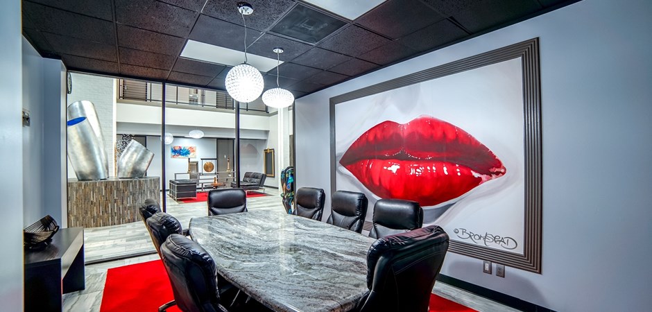 Houston Business Lounge photo 2