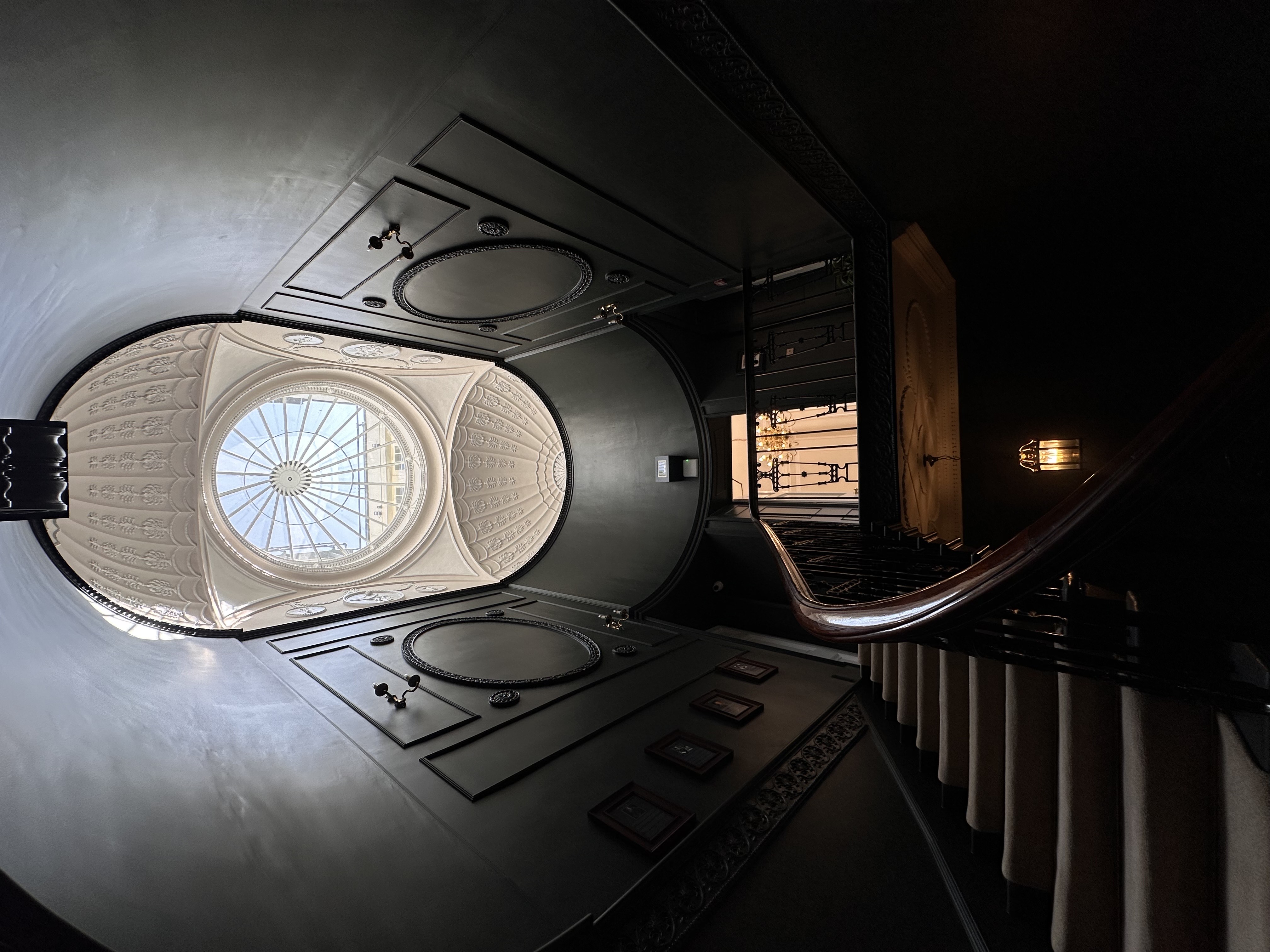 The White House - 6 Bedford Square