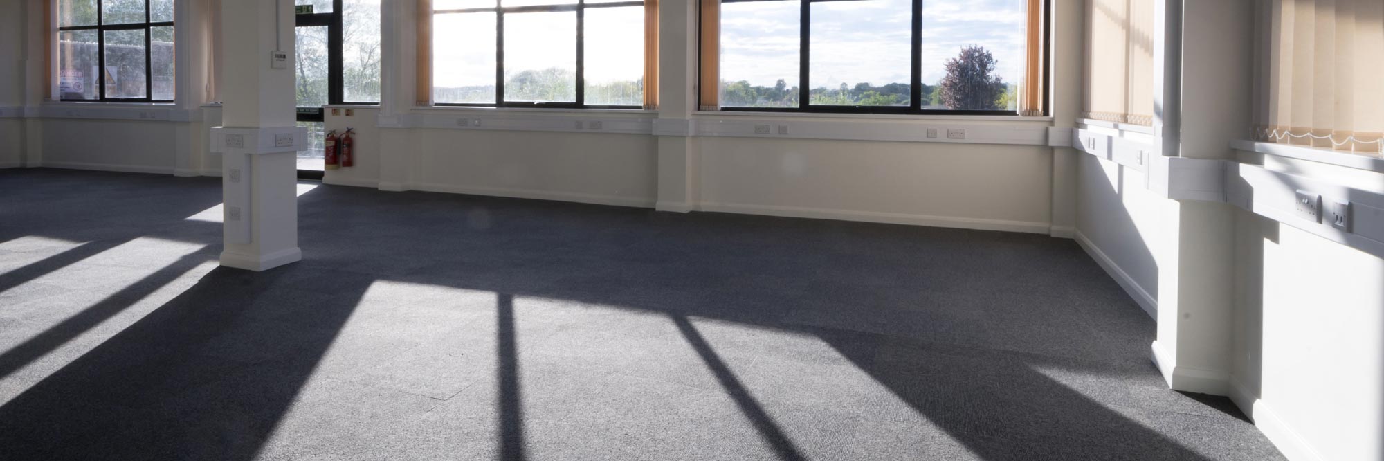 Send Business Centre photo 5