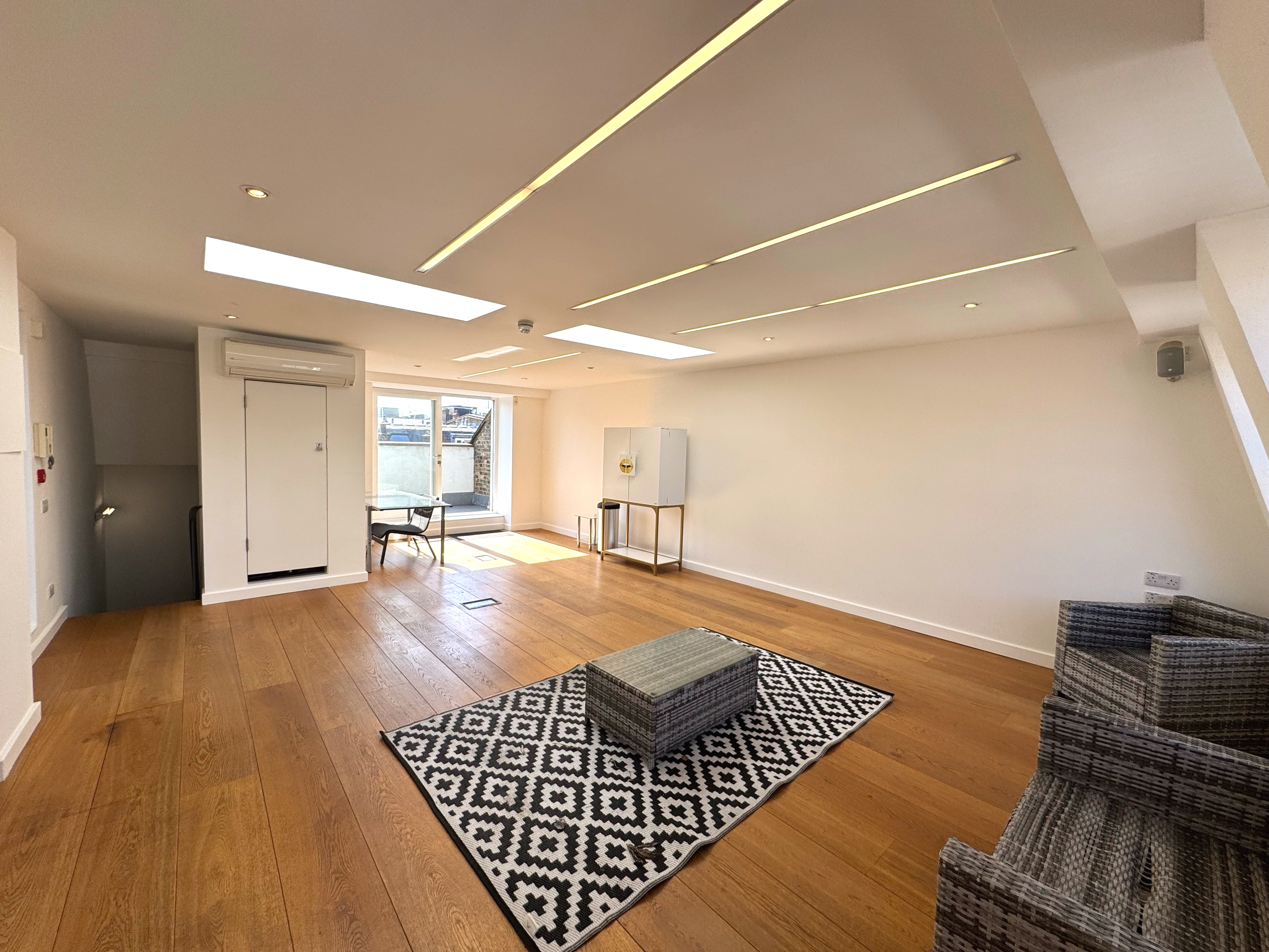 91 Great Titchfield Street photo 6