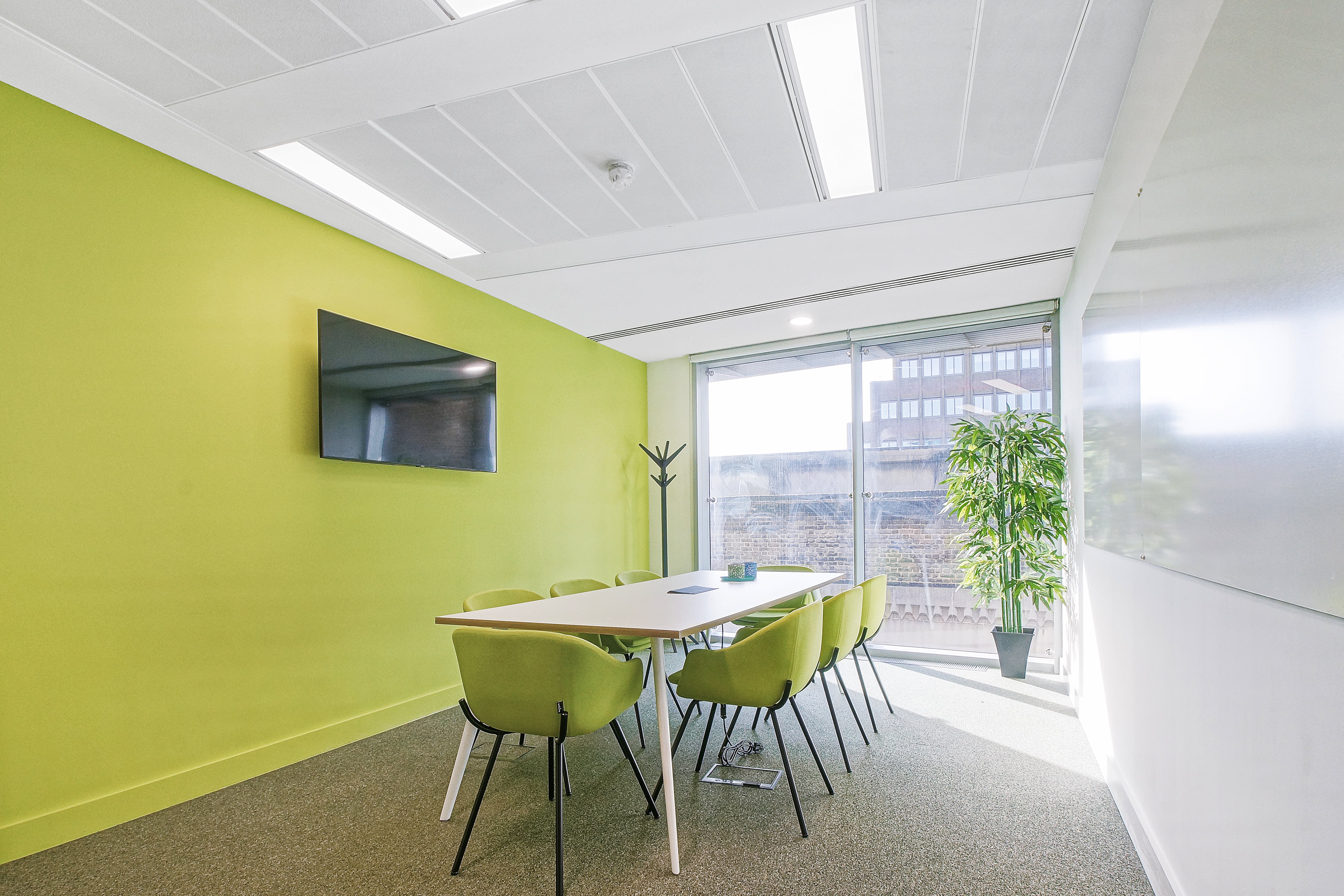 151 Shaftesbury Avenue photo 6