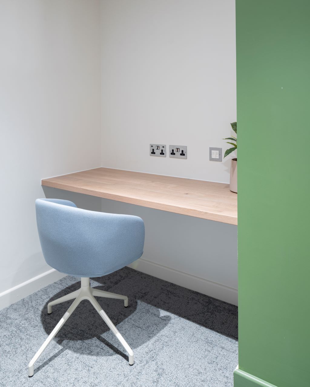 35 Chiswell Street  photo 6