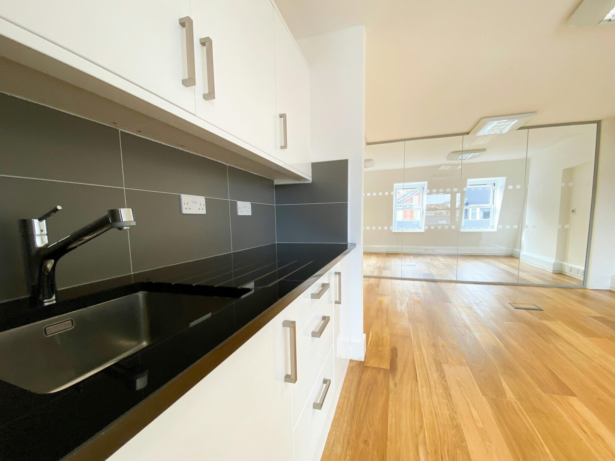 116 Great Portland Street photo 5