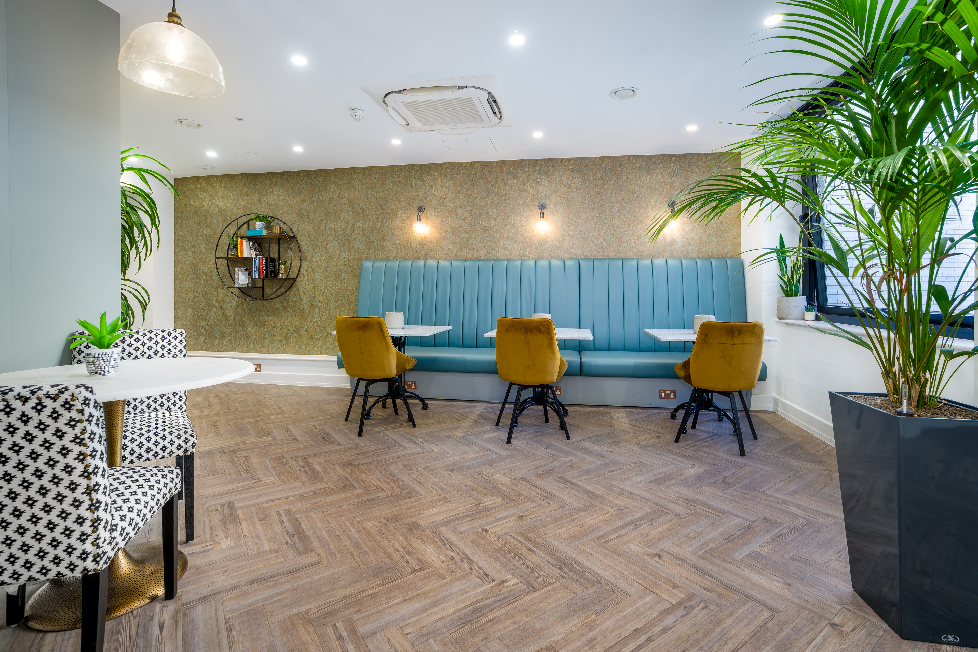  118 Piccadilly photo 9