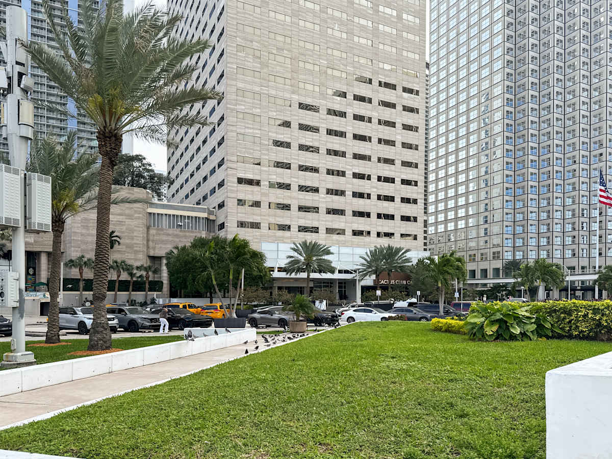 201 South Biscayne Boulevard photo 3