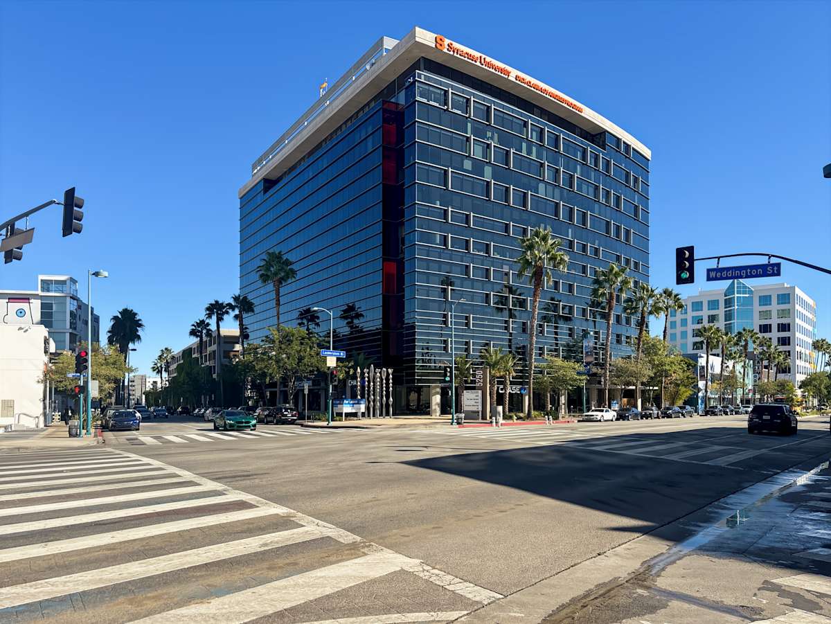 5250 Lankershim Boulevard photo 1