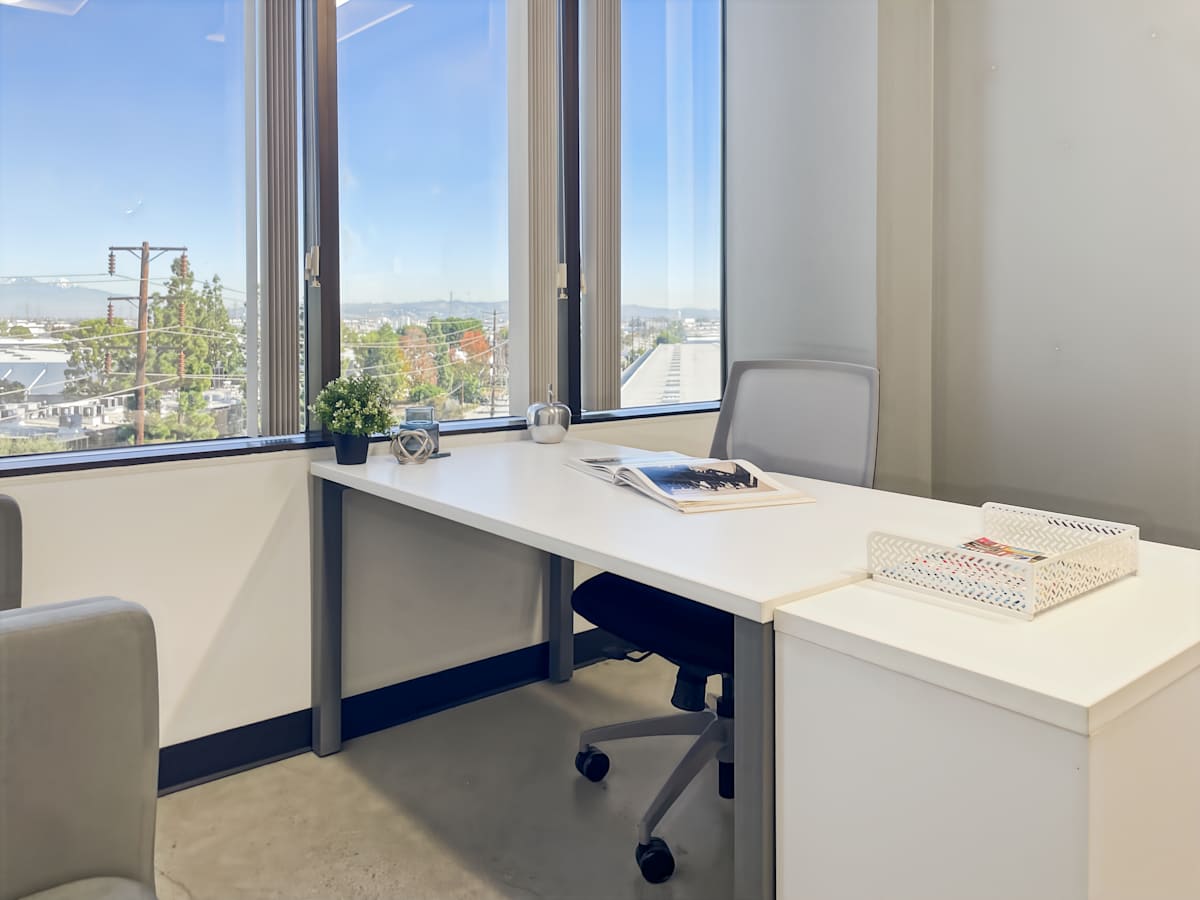 Commerce Corporate Center photo 2
