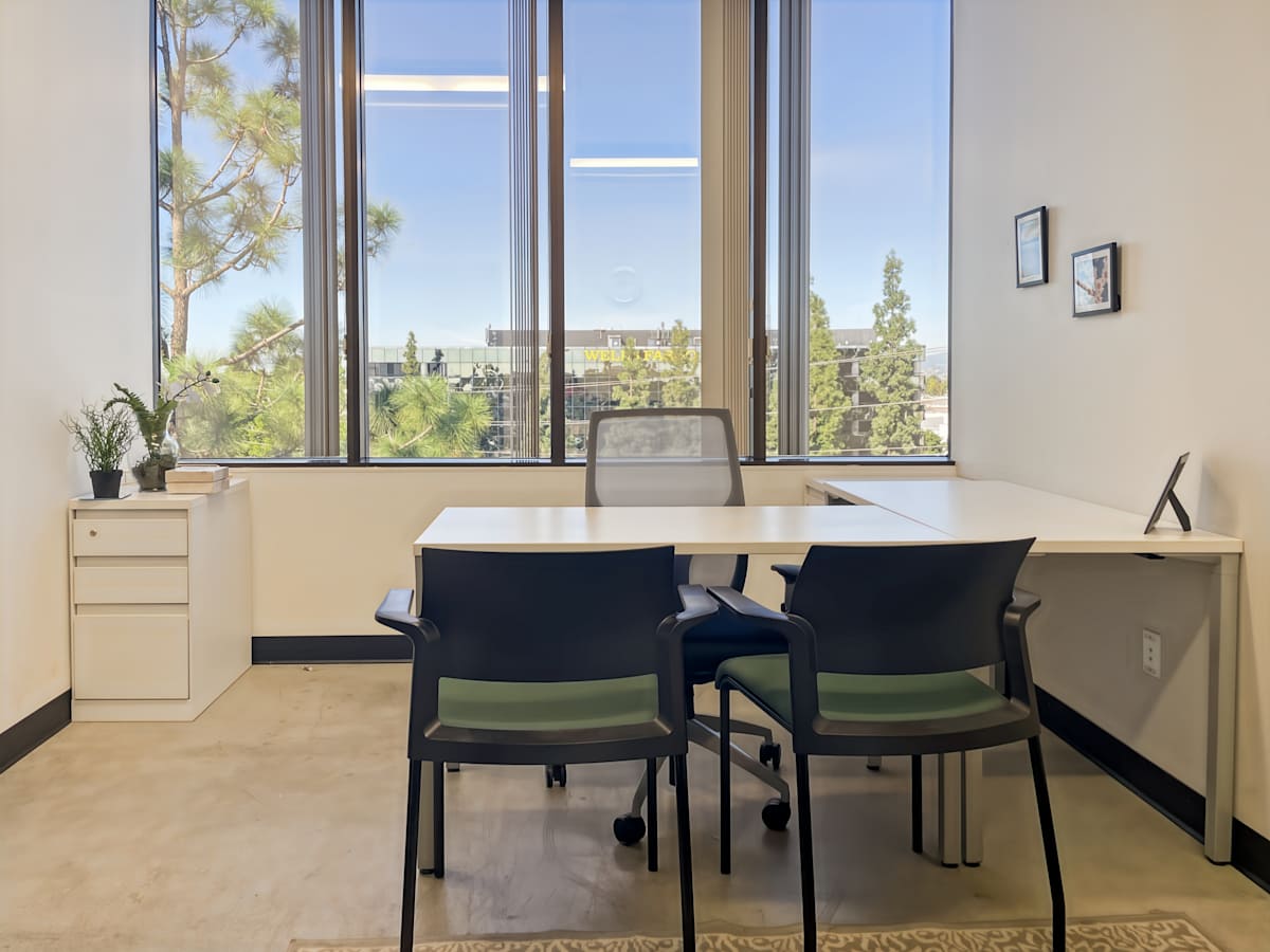 Commerce Corporate Center photo 9