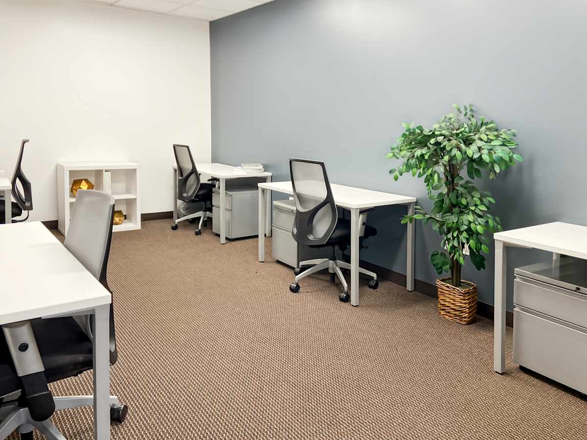 Hawthorne Boulevard Business Center photo 2