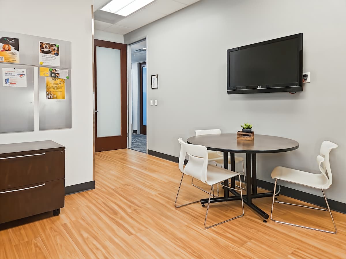 610 Uptown Boulevard photo 4