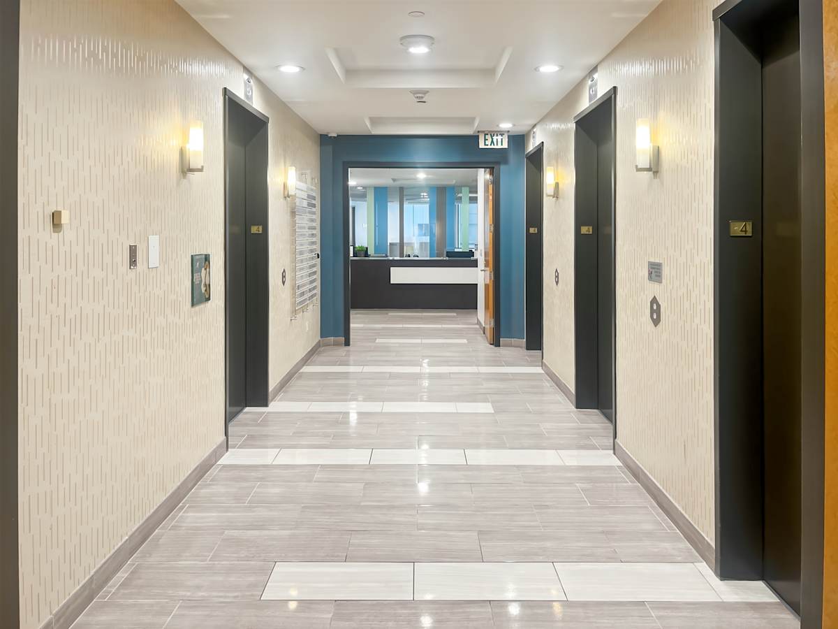 Emerald Plaza photo 2
